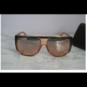 Studded Flattop Gucci Sunglasses with case